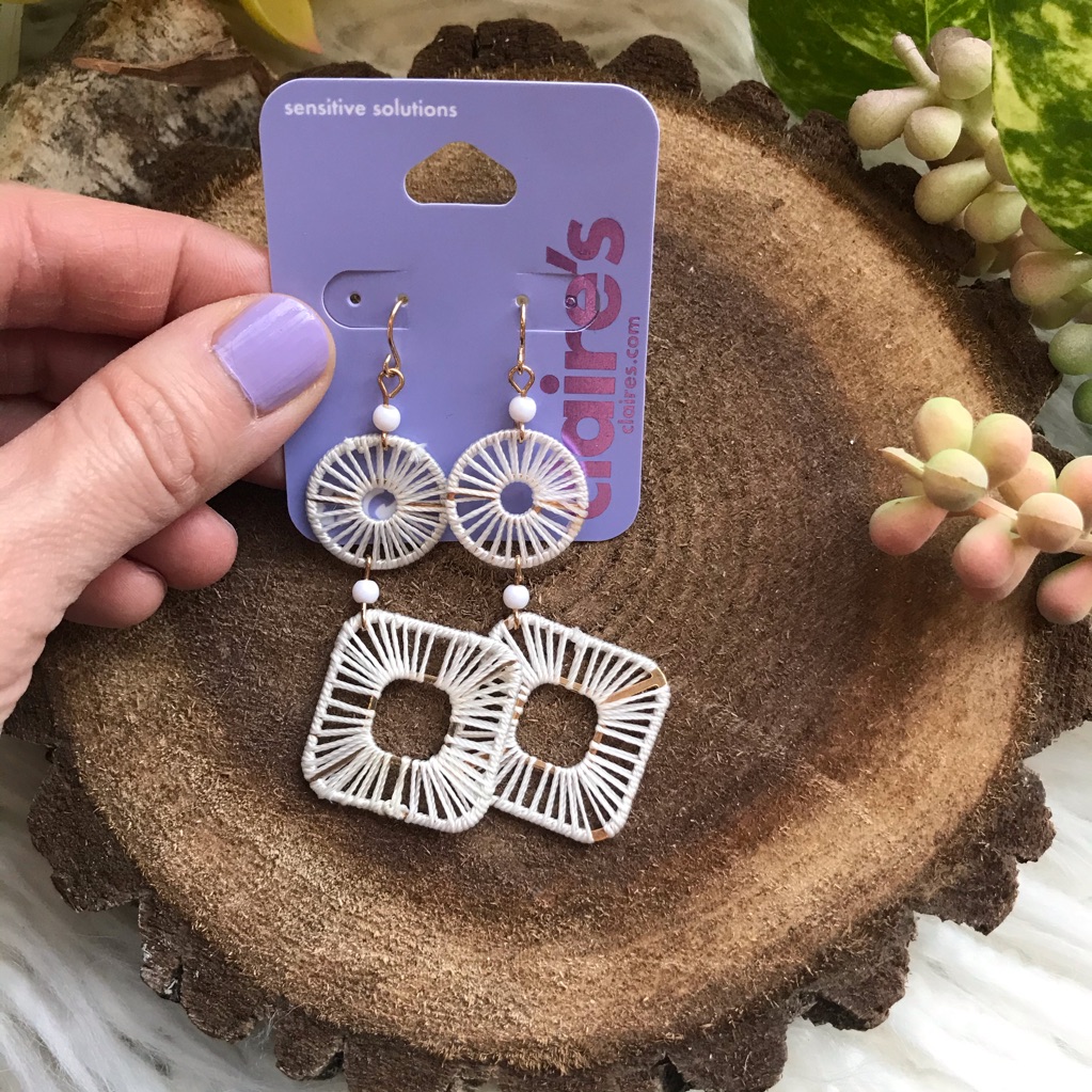 3 For 30 Fashion Lightweight Earrings 15$